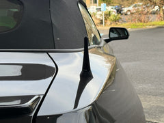The Stubby Convertible Antenna / Aerial Replacement in Billet Aluminium (Black) for Mustang 2015-23 & 2024+ | #CS-AA322