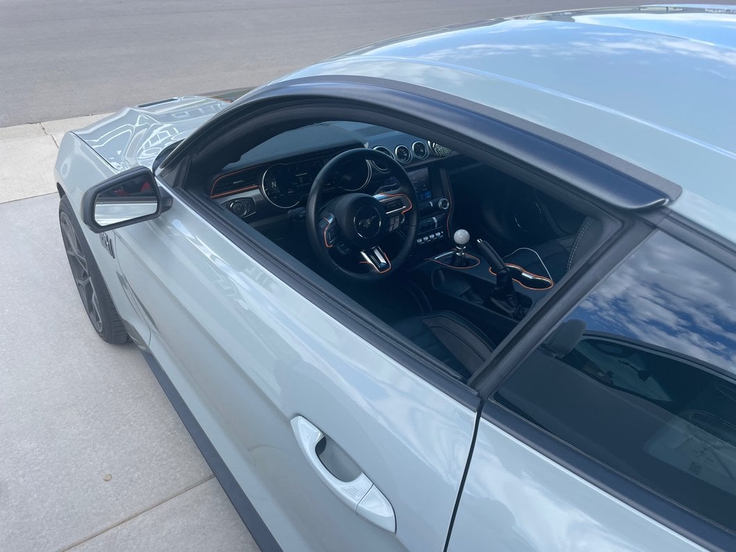 Custom Universal Wind Deflector Blocker Mesh For Convertible Mustang