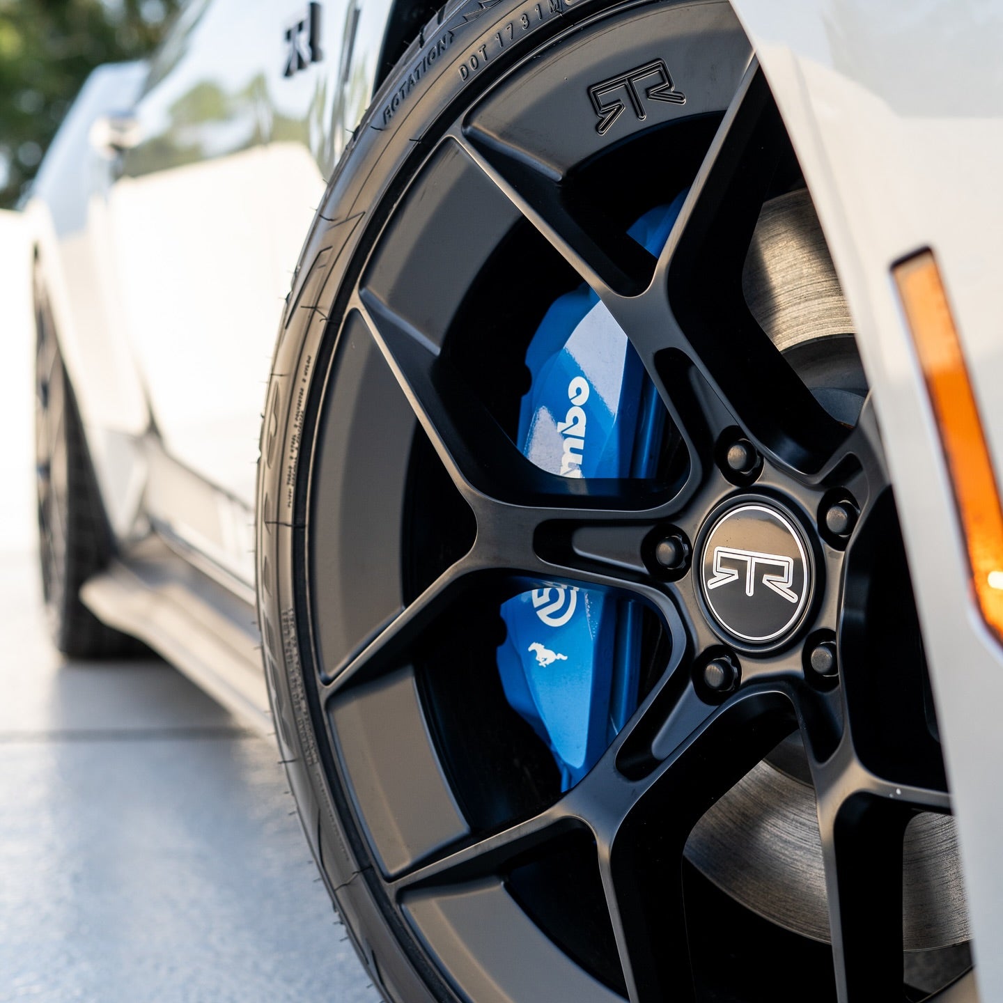 Aero 5 Wheel Kits (Set of 4 in Square/Staggered Combo) for Mustang 2005-23 & 2024+ | RTR - Available from NEMESISUK.COM